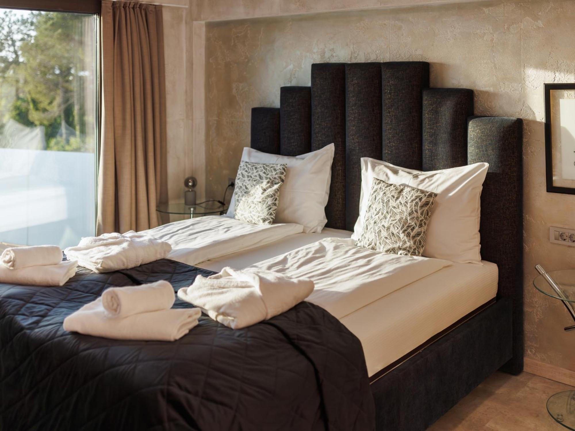 Wine Paradise - Glamping Resort Marezige Esterno foto